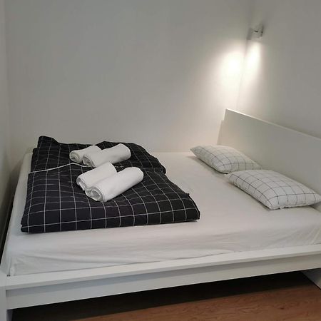 Naia Apartments Ново Место Екстериор снимка