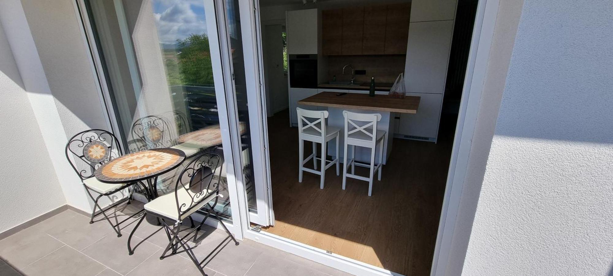 Naia Apartments Ново Место Екстериор снимка