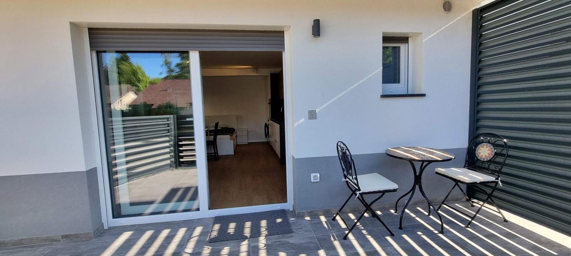 Naia Apartments Ново Место Екстериор снимка