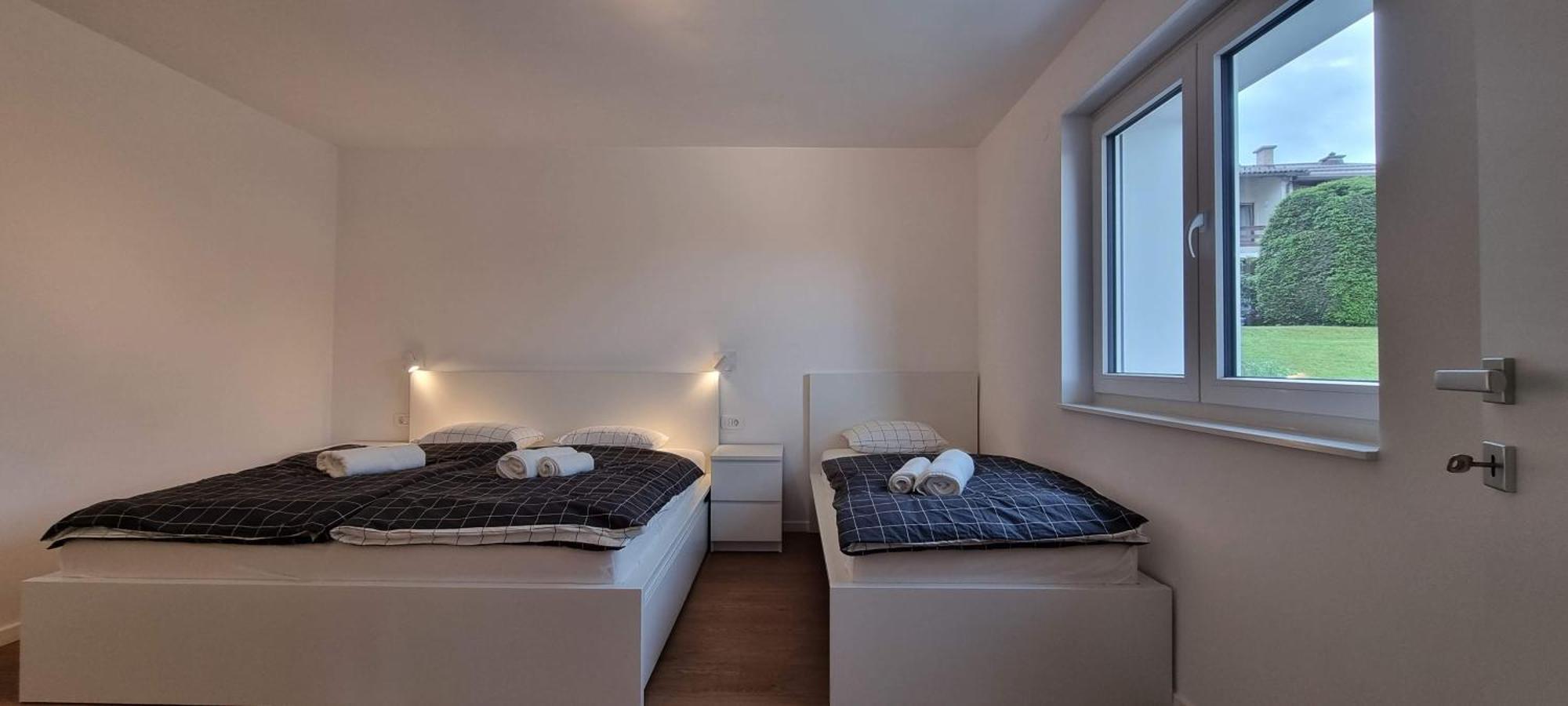 Naia Apartments Ново Место Екстериор снимка