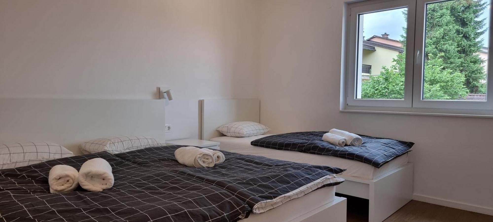 Naia Apartments Ново Место Екстериор снимка