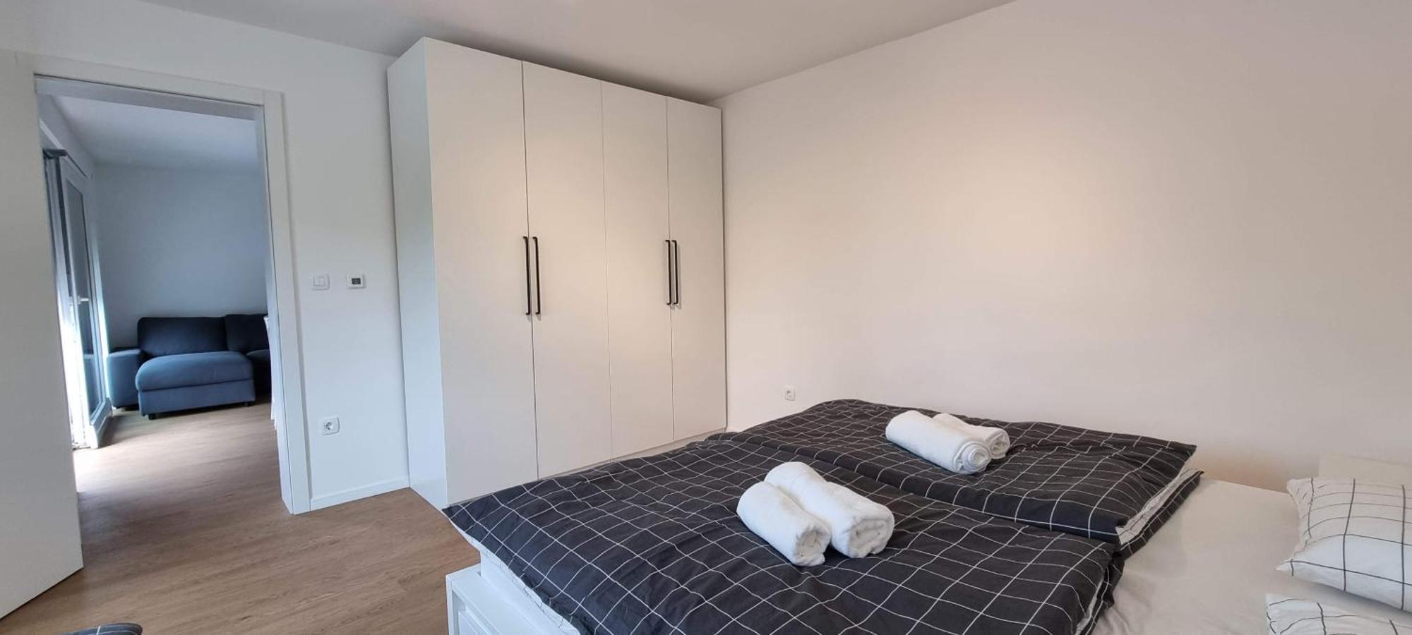 Naia Apartments Ново Место Екстериор снимка